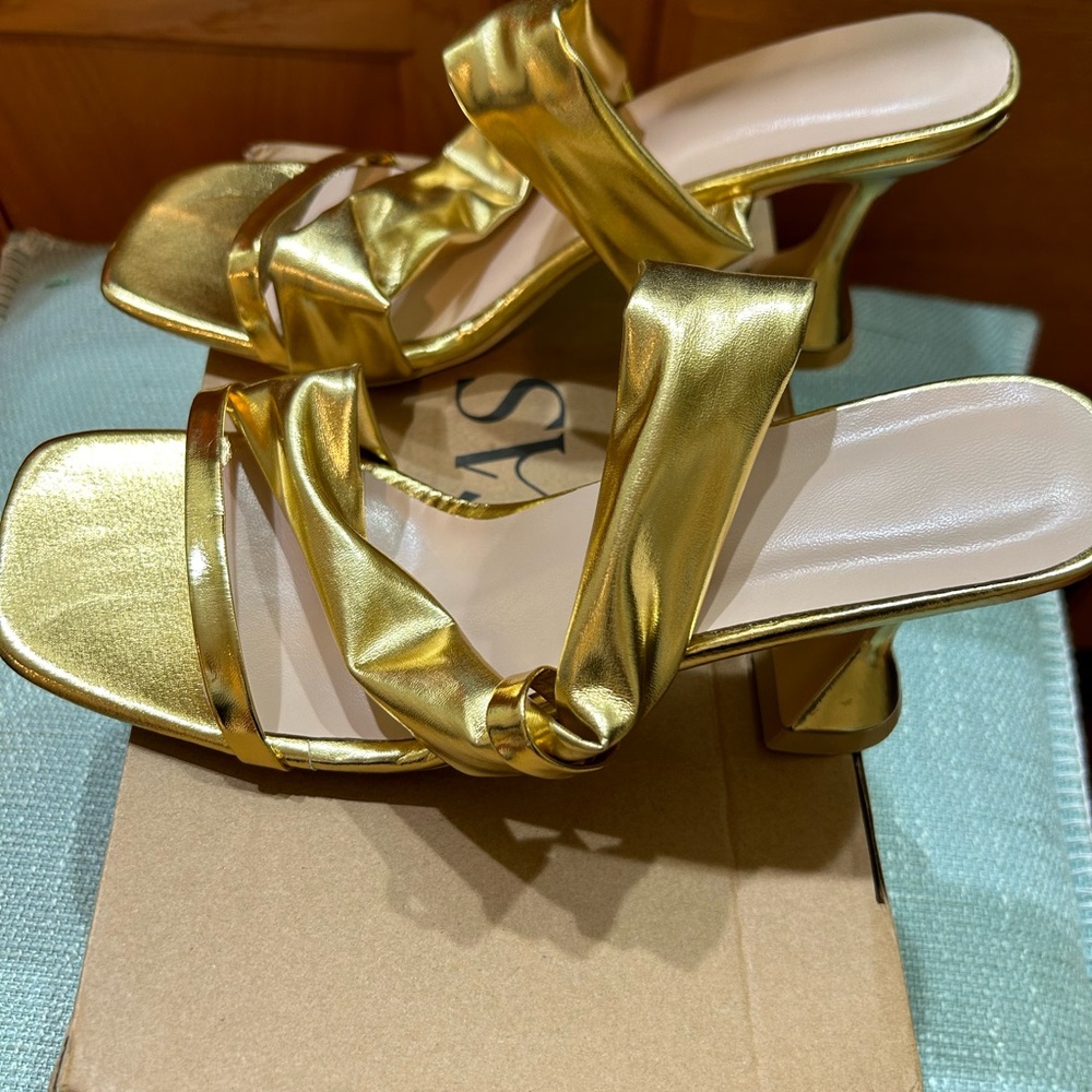 Women Gold Colored Mules